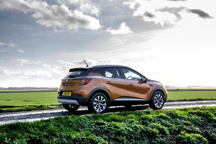  Renault Captur Iconic 2019 года  (UK) (фото 2 из 40)